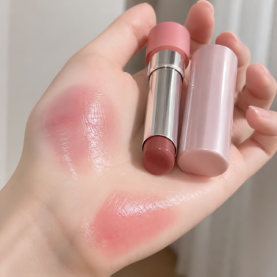 Son_dưỡng_có_màu_nhẹ_nhàng
